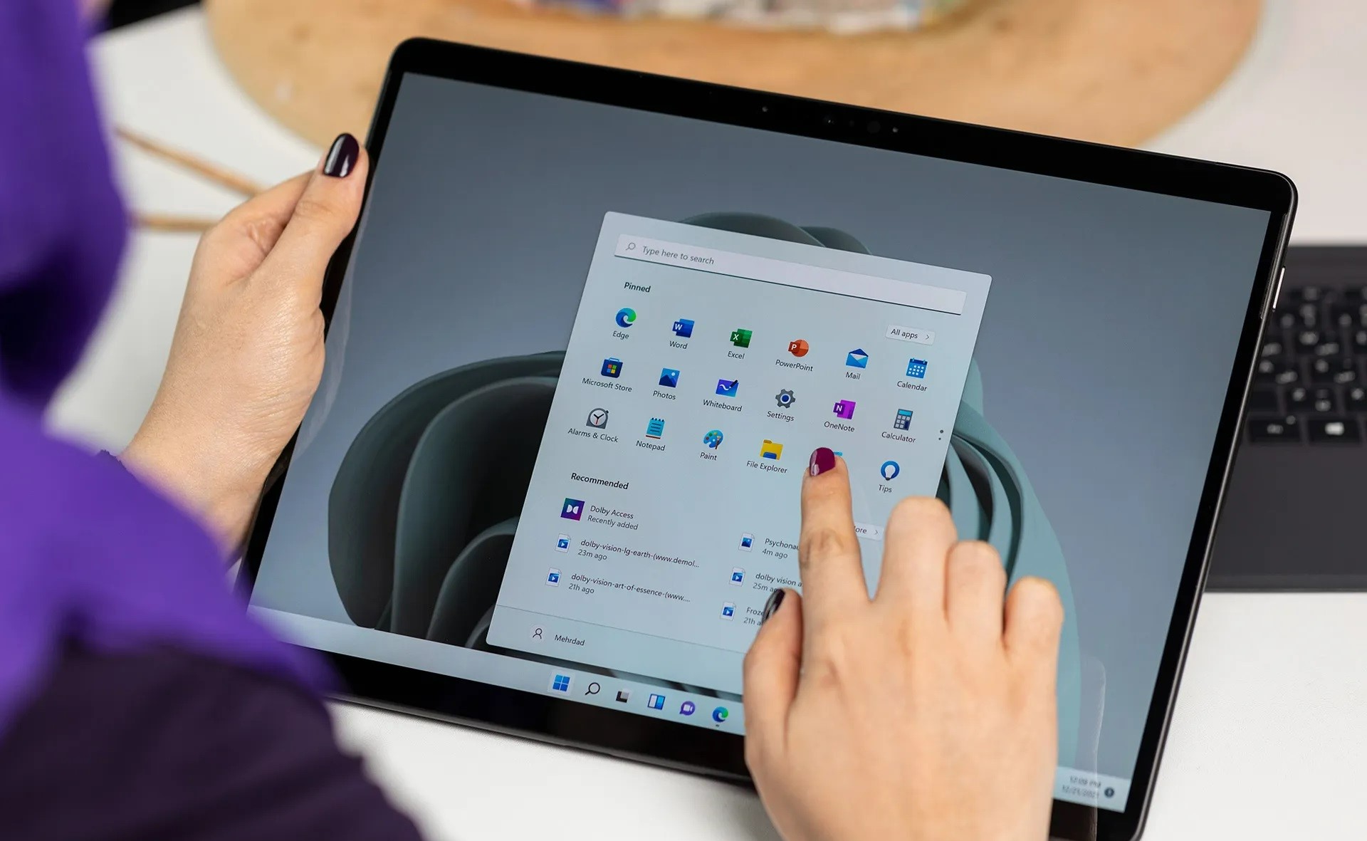چرا برای کسب‌وکارها استفاده از Windows 11 اورجینال حیاتی است؟