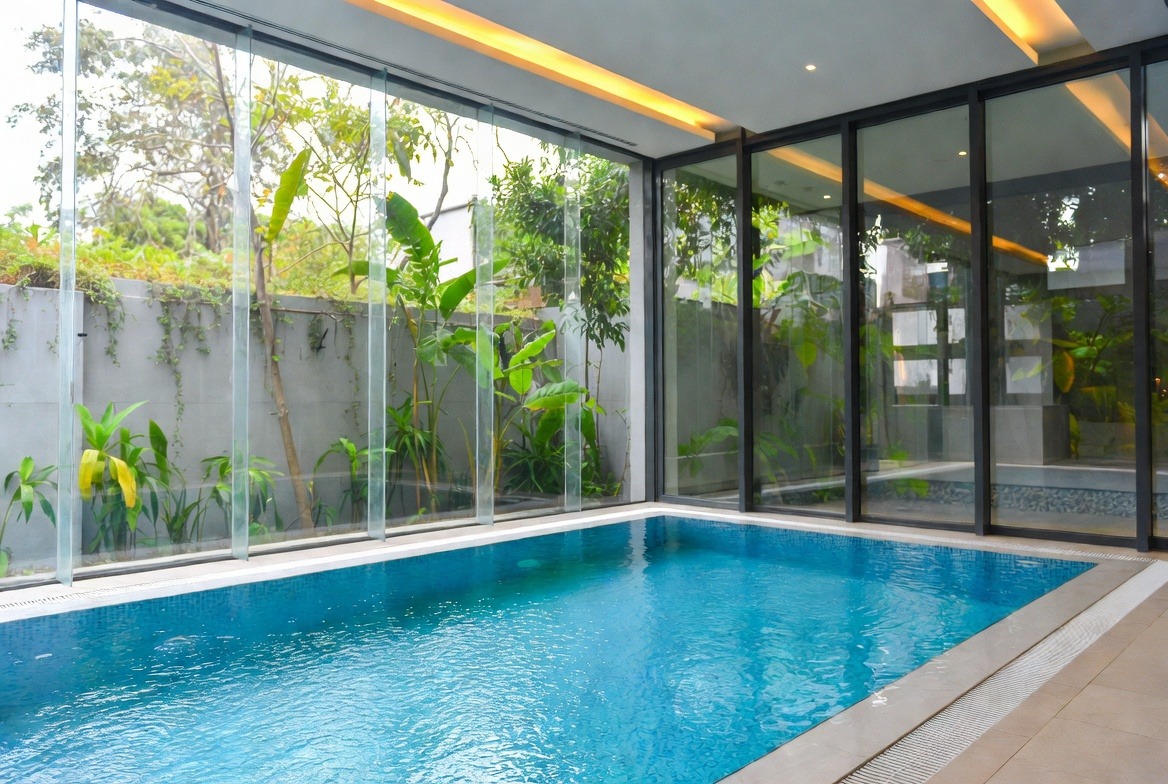 استخر شیشه‌ای؛ انتخاب معماران برج‌های لوکس تهران